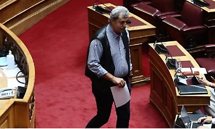 Εκτός κοινοβουλευτικής ομάδας του ΣΥΡΙΖΑ ο Πολάκης μετά τη λεκτική επίθεση στη νομική σύμβουλο του Γεωργιάδη