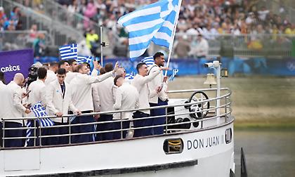 Συγκινητική ανάρτηση των Μπακς για τον σημαιοφόρο Γιάννη Αντετοκούνμπο