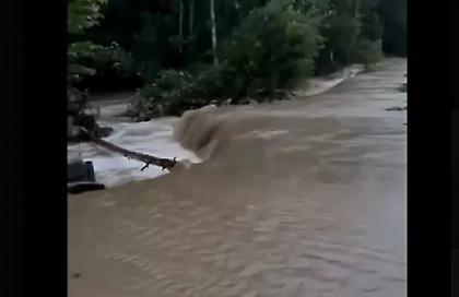 Κατέρρευσε φράγμα από τις σφοδρές βροχοπτώσεις στη Ρωσία - Εκκενώθηκαν 4 χωριά