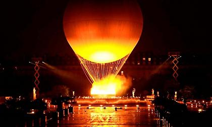 Έβαλε πλώρη το Παρίσι για τους Ολυμπιακούς Αγώνες με τη φαντασμαγορική τελετή έναρξης στον Σηκουάνα!