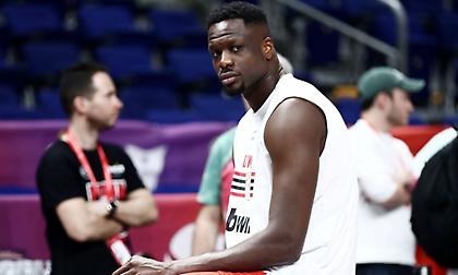 Ολυμπιακός: Έκανε χειρουργείο στο διάφραγμα ο Φαλ