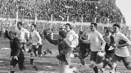 «Η αρχή του Παγκοσμίου Κυπέλλου»: Η 30η Ιουλίου έγινε… εθνική γιορτή, για χάρη της Ουρουγουάης του «μονόχειρα» Κάστρο!