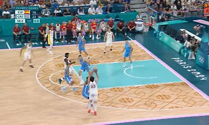 Το εκπληκτικό buzzer beater «μανταρίνι» του Γιουλ πάνω στην άμυνα του Αντετοκούνμπο