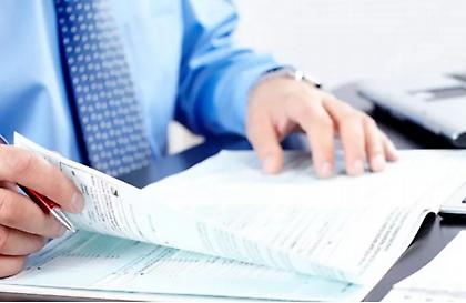 «Λίφτινγκ» στον τρόπο φορολόγησης των ελεύθερων επαγγελματιών - Οι πιθανές διορθώσεις