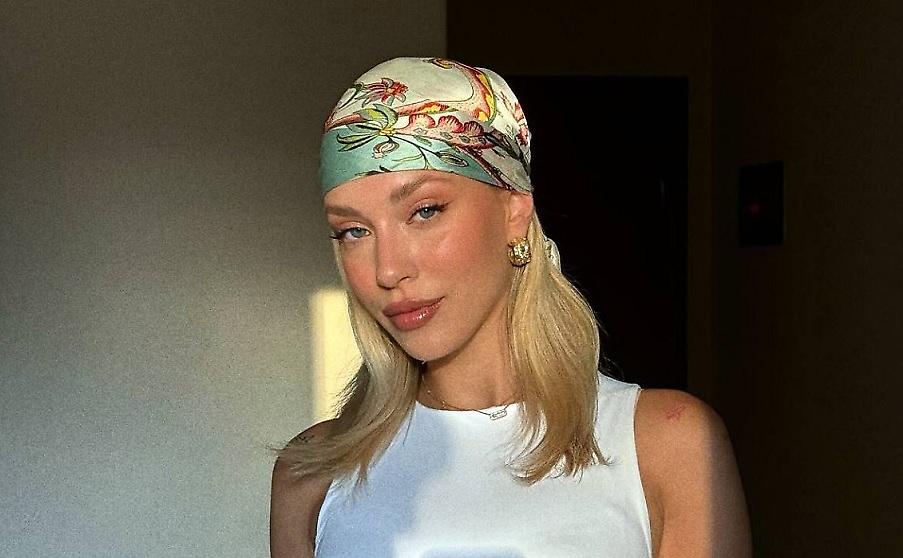 Γαρυφαλλιά Καληφώνη: Το δώρο του «πεθερού» που δεν βγάζει από πάνω της