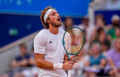 Πρόωρος αποκλεισμός για τον νευρικό Τσιτσιπά