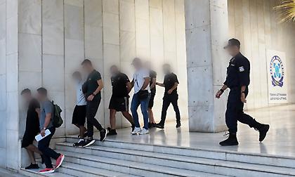 Έξι συλλήψεις οπαδών της ΑΕΚ για τα επεισόδια στη Νέα Φιλαδέλφεια