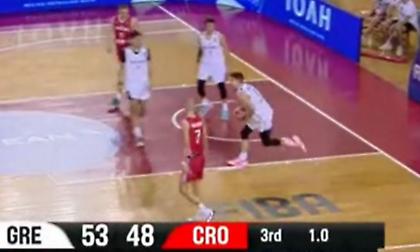 Από τη μία μπασκέτα στην άλλη: Το απίθανο τρίποντο του Χατζηλάμπρου!