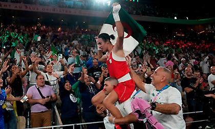 Άφησε πίσω της τον... χαμό και πήρε το χρυσό μετάλλιο στην πυγμαχία η Κελίφ!