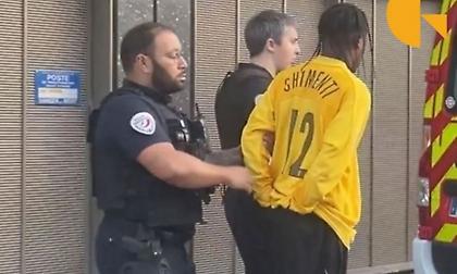 Η ανεξήγητη στιλιστική επιλογή του Τράβις Σκοτ: Τον συνέλαβαν και φορούσε φανέλα του... Κιμέντι!