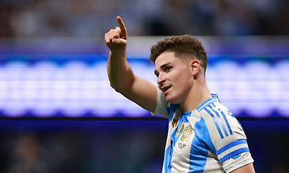 Στη Μαδρίτη για να περάσει από τα ιατρικά τεστ και ανακοινωθεί από την Ατλέτικο ο Άλβαρες