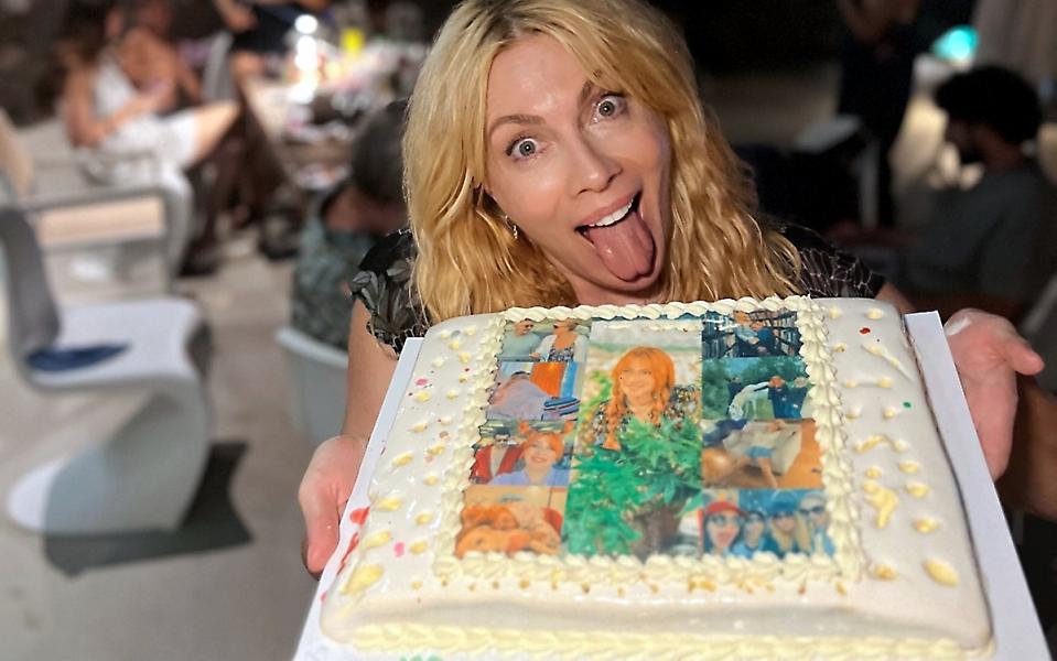 Σμαράγδα Καρύδη: Απίθανο pool birthday party στο σπίτι της στην Αίγινα