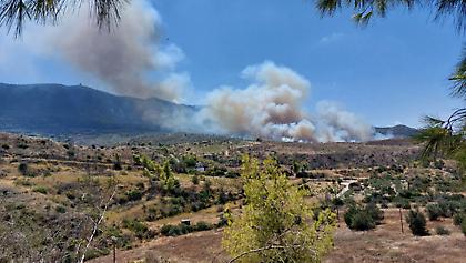 Φωτιά στις Αιγειρούσες Μεγάρων-Έχουν καεί σπίτια, λέει ο Δήμαρχος