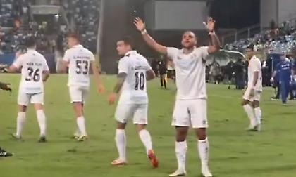 Ο Μπρέιθγουεϊτ μετά το «ναυάγιο» με τον Ολυμπιακό, ξέσπασε με δυο γκολ και... αυτογκόλ στο ντεμπούτο του στην Γκρέμιο