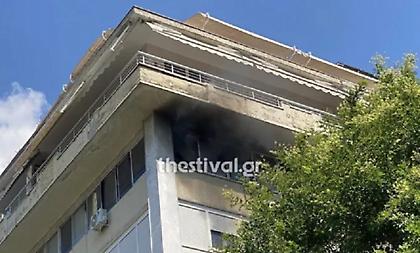 Θεσσαλονίκη: Φωτιά σε πολυκατοικία στο κέντρο της πόλης