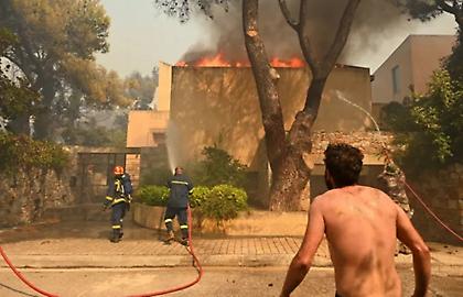 Συγκέντρωση ειδών πρώτης ανάγκης σε δήμους της Αττικής