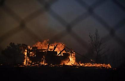 Στο Πεντελικό όρος η φωτιά - Εκκενώνονται Πεντέλη, Ντράφι, Διώνη, Νταού, Αγ. Σπυρίδωνας, Ανατολή