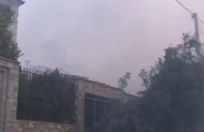 Εκκένωση της Διώνης - Οι φλόγες κοντά στα σπίτια