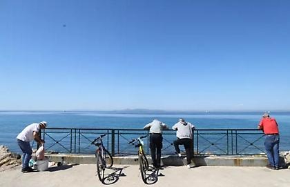 Καιρός: «Πέφτουν» οι άνεμοι, έως τους 39 βαθμούς ο υδράργυρος-Πολύ υψηλός κίνδυνος πυρκαγιάς και για σήμερα