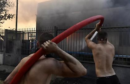 Οδοιπορικό στα καμμένα: Μεγάλες καταστροφές από την πυρκαγιά - Στάχτη επιχειρήσεις στο Πάτημα Χαλανδρίου