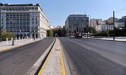Άδεια η πόλη, πού πήγαν όλοι; Φωτογραφίες από την έρημη Αθήνα τον Δεκαπενταύγουστο
