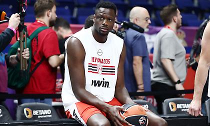 Ολυμπιακός: Η κατάσταση με τον τραυματισμό του Φαλ και η απάντηση στον Ερυθρό Αστέρα για Πετρούσεφ