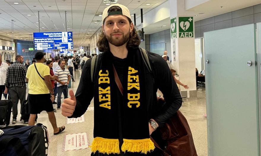 Στην Αθήνα ο Γκόλντεν Στην Αθήνα ο Γκόλντεν