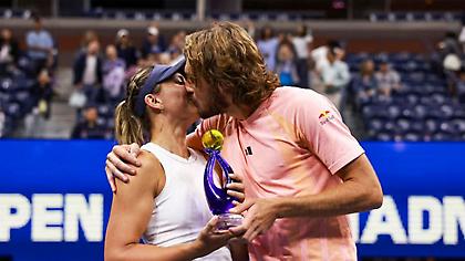 Kατέκτησε τον τίτλο με την Μπαντόσα στο Mixed Madness US Open ο Τσιτσιπάς - Το τρυφερό φιλί μετά τη νίκη
