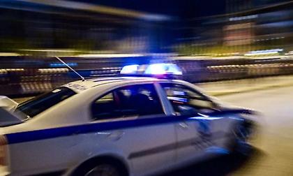 Τροχαίο με εγκατάλειψη και θύματα αστυνομικούς στο Μενίδι