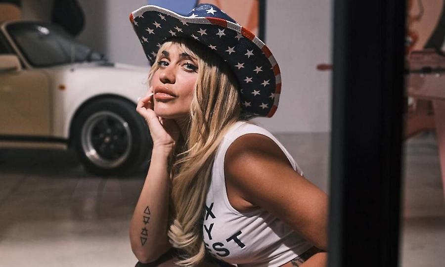 Οι «σκέψεις» της Κόνι Μεταξά ταξιδεύοντας για τα Κουφονήσια είναι όλα τα λεφτά