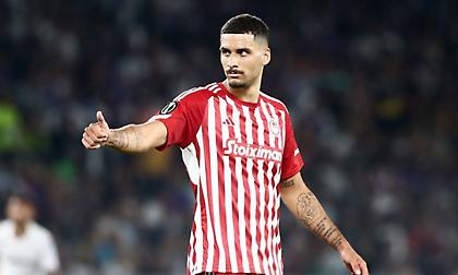 Σταματέλος: «Τελειώνει άμεσα του Κάρμο, έχει προταθεί ο Γουίλιαν»