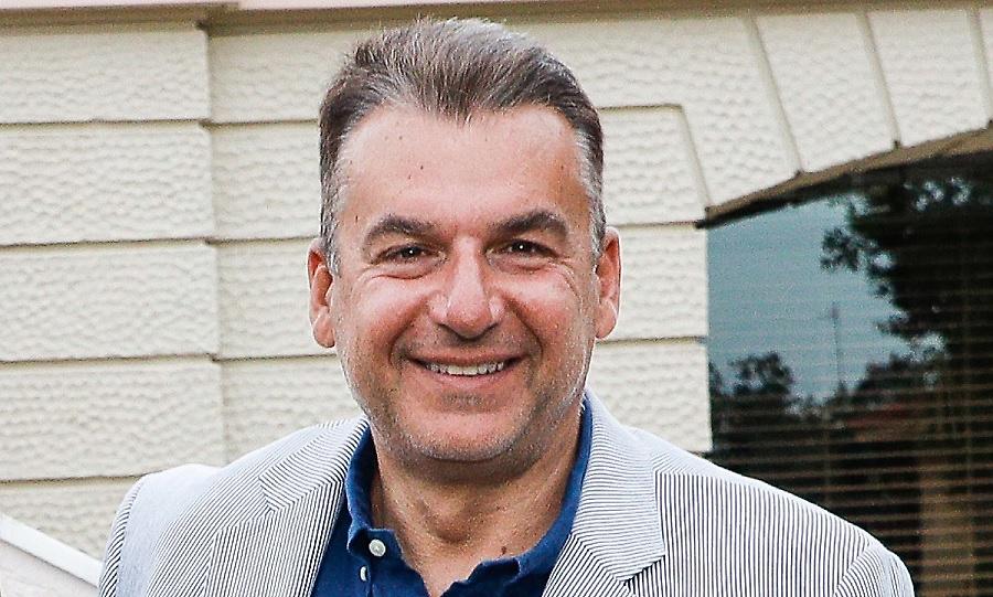 Ο Γιώργος Λιάγκας πήγε για μπάνιο στον Αχέροντα και τρολάρει: «Πάμε στον Άδη»