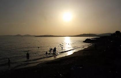 Ζέστη, τοπικές βροχές και μελτέμια - Ο καιρός του Σαββατοκύριακου - Αστάθεια από Δευτέρα