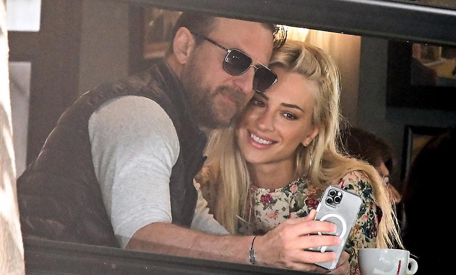 Κώστας Καραφώτης: Γιατί έκανε τόσο κλειστό τον γάμο του;