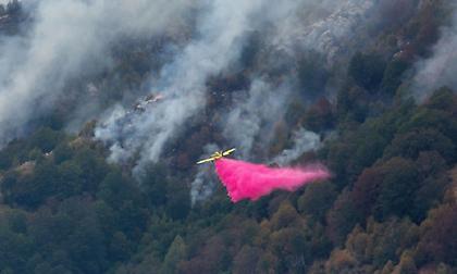 Μαίνεται για 4η μέρα η φωτιά στο όρος Παγγαίο – Πάνω από 200 πυροσβέστες και 10 εναέρια
