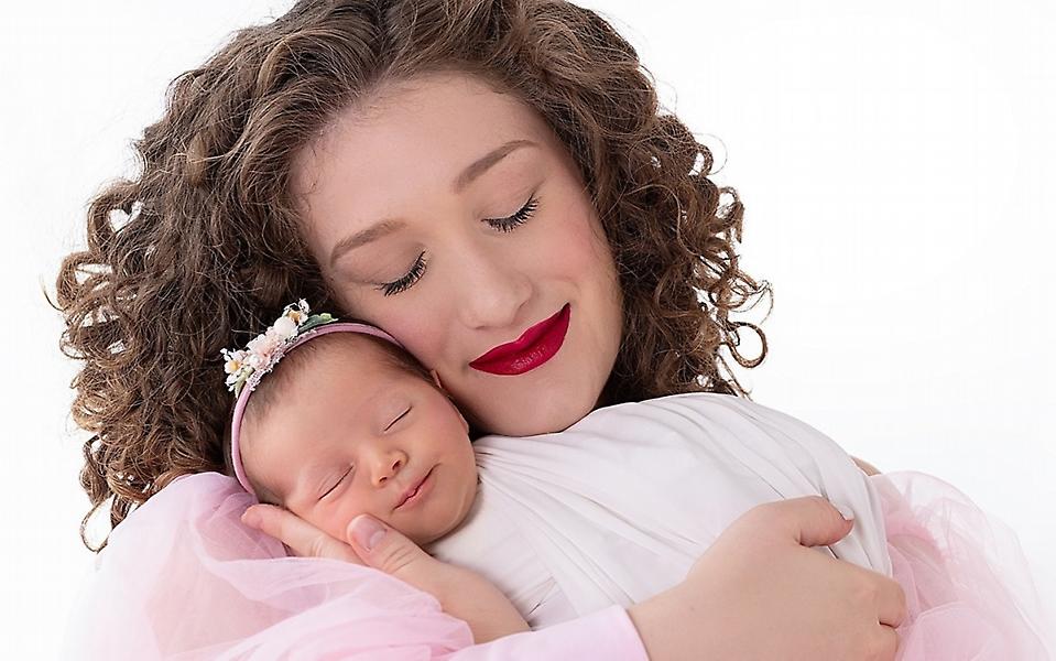 Η Ιλάειρα Ζήση γράφει στη νεογέννητη κόρη της: «Σε ευχαριστώ που μας διάλεξες για γονείς σου»