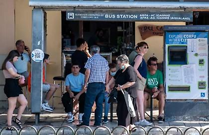 Σε διαθεσιμότητα ο οδηγός του ΚΤΕΛ Κέρκυρας που έβριζε έξαλλος τους τουρίστες - Τι ισχυρίστηκε