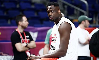 Κρίσιμη μέρα για Φαλ στον Ολυμπιακό