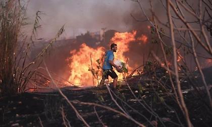 Υπό μερικό έλεγχο η φωτιά στο Πλατάνι της Πάτρας