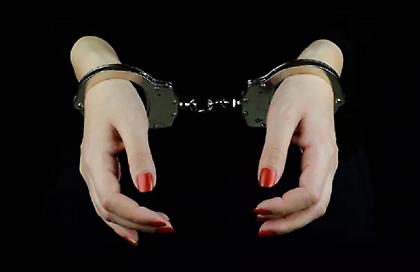 Ελεύθερη χωρίς περιοριστικούς όρους η 18χρονη που κατηγορείται ότι βίασε 20χρονο στη Θεσσαλονίκη