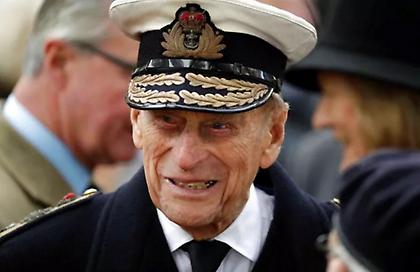 Βασιλικός βιογράφος αποκαλύπτει: «Ο πρίγκιπας Φίλιππος πέθανε μόνος - Η Ελισάβετ δεν ήταν στο πλάι του»