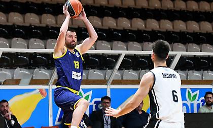 Μένει στο Λαύριο για τρίτη χρονιά ο Ζάρας