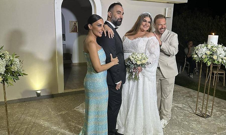 Κέλλυ Κελεκίδου: Πάντρεψε την αδερφή της. Έξι συνολικά οι κουμπάροι