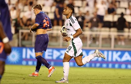 Παγκάκης: «Πετάει τσάμπα βαθμούς, δεν βγαίνει μόνο με…Τετέ»