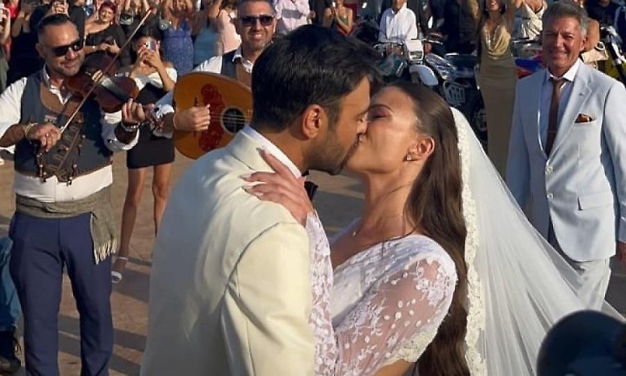 Γεωργίου-Χριστοδούλου: Αντί για μπομπονιέρες το ζευγάρι έδωσε τα χρήματα σε ίδρυμα!