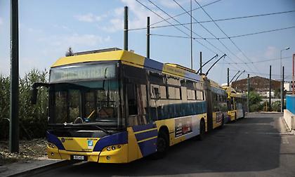 Τρόλεϊ προσέκρουσε σε κολώνα στη Νέα Φιλαδέλφεια - Τραυματίστηκε 14χρονη