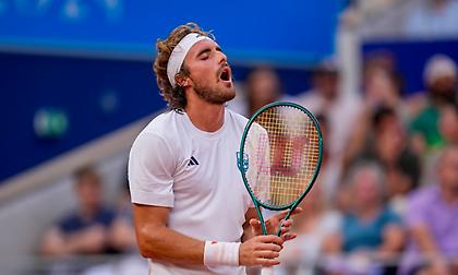 Τσιτσιπάς: Χάνει λόγω τραυματισμού το Davis Cup με την Σερβία και τη μάχη με τον Τζόκοβιτς