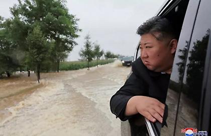 Ο Κιμ Γιονγκ Ουν εκτέλεσε 30 αξιωματούχους για τον θάνατο 4.000 ανθρώπων σε πλημμύρες, σύμφωνα με αναφορές