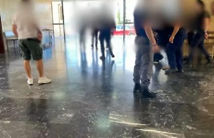 Δύο στη φυλακή και δύο ελεύθεροι για τον άγριο ξυλοδαρμό του Γάλλου τουρίστα στο Ρέθυμνο