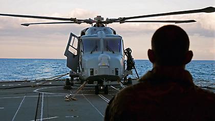 Βρετανία: Ενας νεκρός από συντριβή ελικοπτέρου κατά τη διάρκεια άσκησης στη Μάγχη